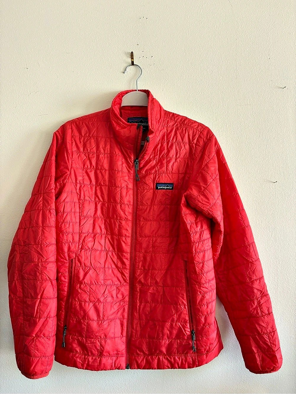 Patagonia Nano Puff Jacket Quilted Jacket in coral Red Size Medium